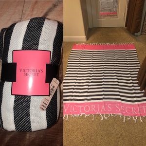 Beautiful Victoria’s Secret throw blanket